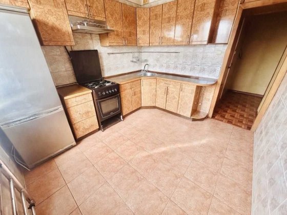 Продам 3 к кв жм Перемога 5, пр. Героїв 19, Днепр