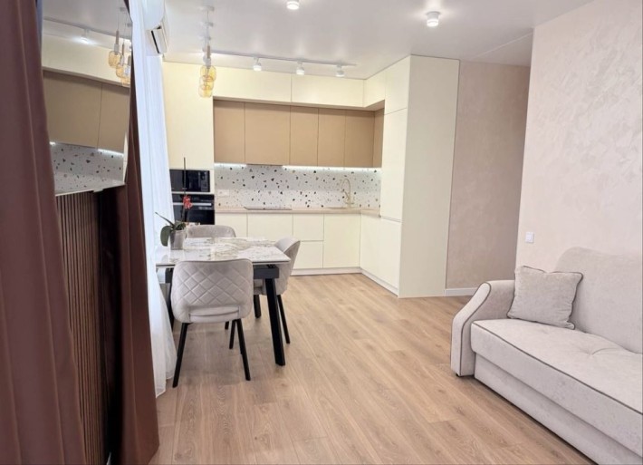 Вишукана 2-кімнатна квартира у новобудові, 62 м² ,панорамний вид - фото 1