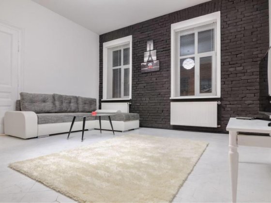 Продаж 2 кімнатна квартира вул. Дорошенка , ремонт, центр. Львів