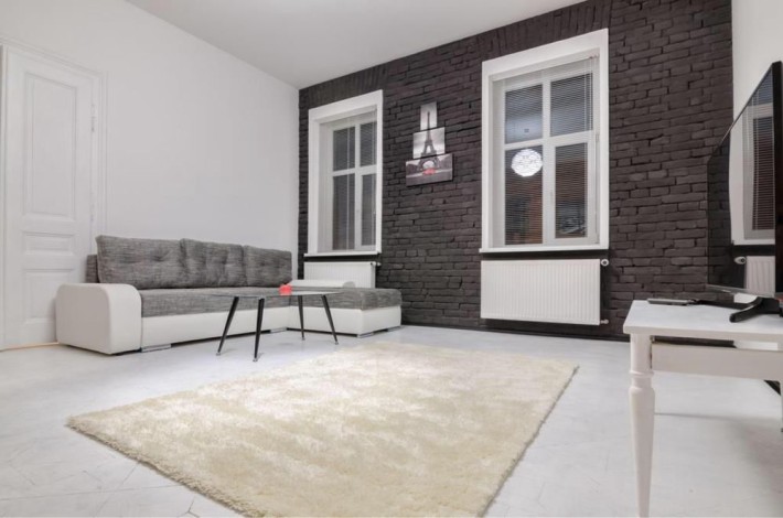 Продаж 2 кімнатна квартира вул. Дорошенка , ремонт, центр. - фото 1