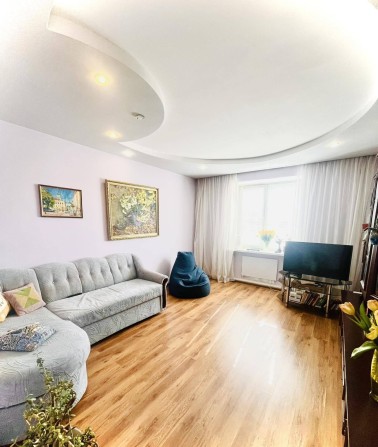 Продам чудову трикімнатну квартиру у центрі міста. - фото 1