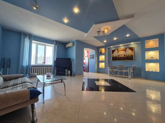 Простора 3-к квартира за вигідною ціною просп. Петра Григоренка 24 Киев