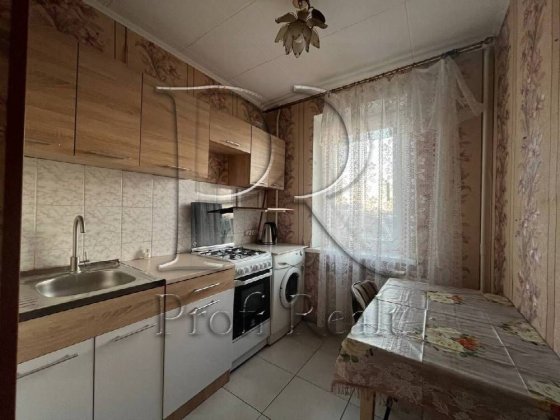 Продаж 1 кімн. кв з ремонтом Ялтинська / Тростянецька / Дарниця