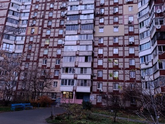 Продам 3 кімнатну квартиру Червоної калини