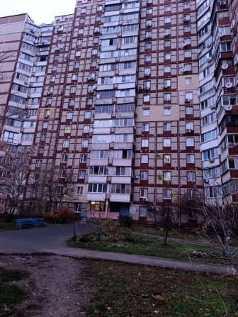 Продам 3 кімнатну квартиру Червоної калини - фото 1