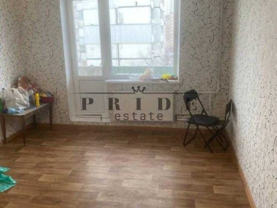 Продаю простору 2-х кімнатну в Деснянському р-ні Киев