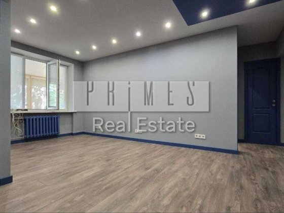 Продаж / Квартира / Дарницька Площа / вул. Будівельників 1 /Київ Киев