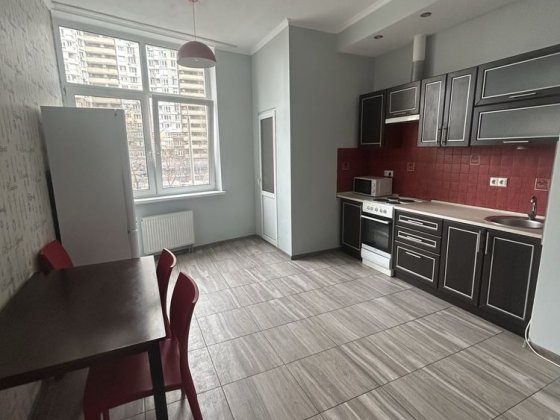 Вул. Ахматової, б.22, вишукана квартира біля Новусу, м Позняки! Київ