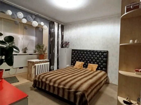 Продаж 3 кімнати Оболонь вул івасюка 39а Безнал  метро Мінська Київ