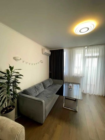 Продаж 1к квартири с ремонтом у новому ЖК метро Іподром - фото 1