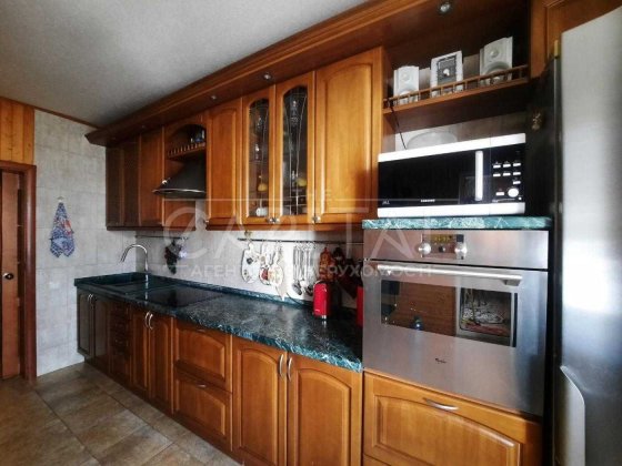 Продаж кв Лісківська 30 Ліфт Вода Опалення працює без світла Київ