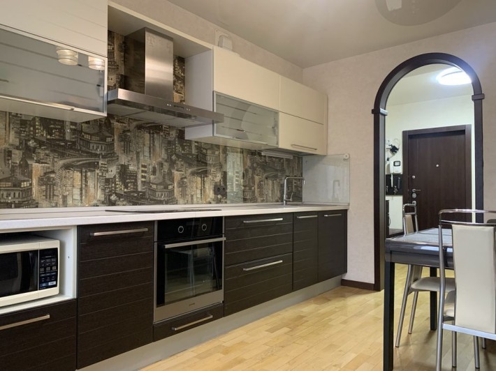 Простора 3-к квартира 93 м² з якісним ремонтом Радунська 9-Б - фото 1