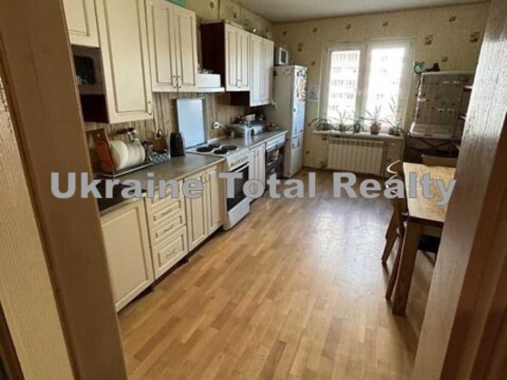 ПОЗНЯКИ! Велика 3 кімнатна квартира 94м2! Вулиця Григоренка 14 Киев