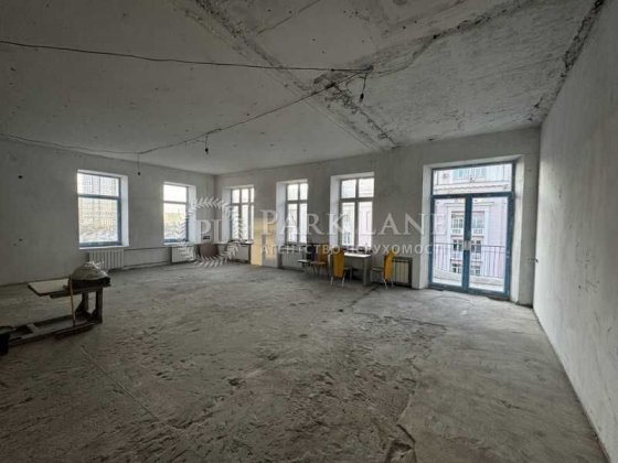 Квартира під ремонт в самому центрі, Антоновича 3 Киев