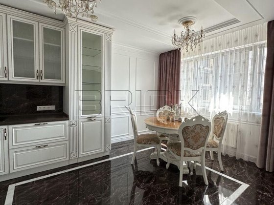 Оболонський просп 26 ЖК Obolon Residences метро Мінська Київ