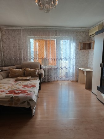 Здам подобово 2 кімнатну квартиру - фото 1