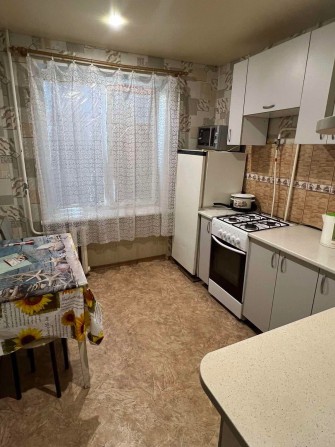 Сдам 2-х комн.квартиру на 4-ом этаже! Лифт работает - фото 1