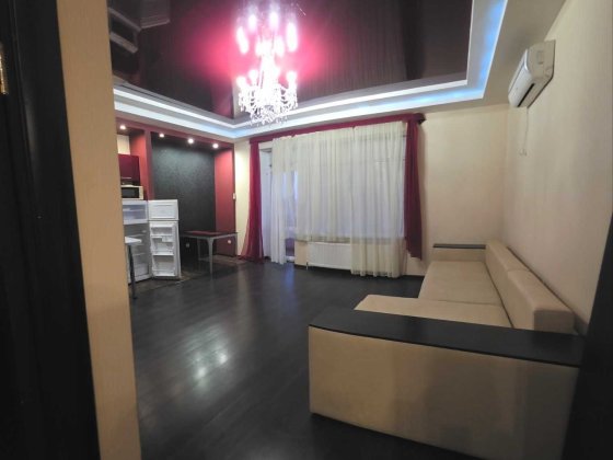 Здається 2 кімнатна квартира на вул. Бориса Джонсона