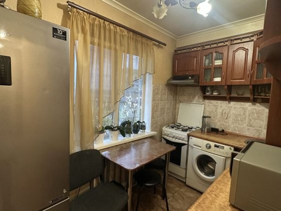 3-кімнатна на Нижньодніпровській 5/5 пов. Запоріжжя