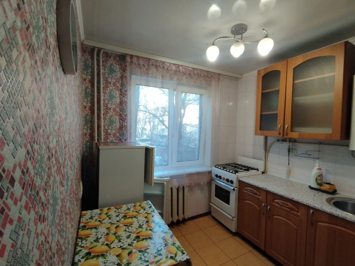 Продам 2 кімнатну квартиру в центрі - фото 1