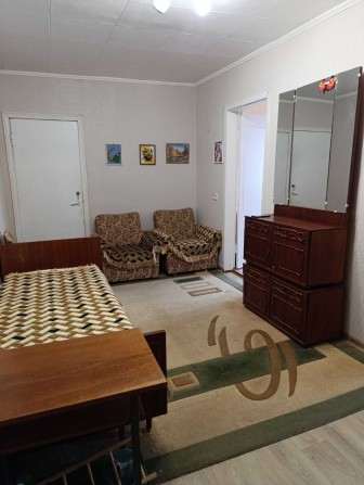 Продам трикімнатну квартиру - фото 1