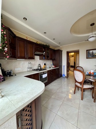 Продаж простороі квартири вул. Плугова - фото 1