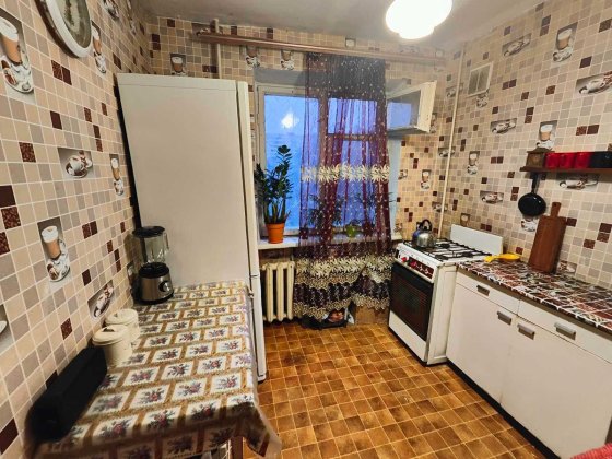 ПРОДАМ 1-но кімнатну квартиру по вул. Руставі Запоріжжя