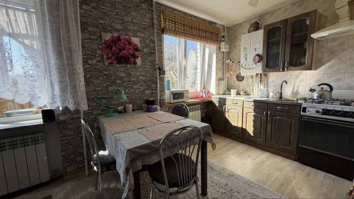 Продаж великої 1к кв на Хлібній з автономкою - фото 1