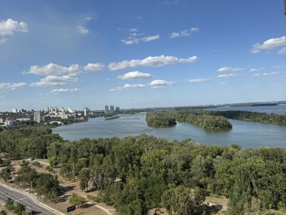 Продам квартиру ЖК Маршал 5-вікон Днепр