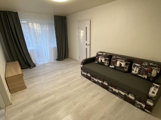 Продам 2-х Центр, пр. Поля, пр. Пилипа Орлика з ремонтом Днепр