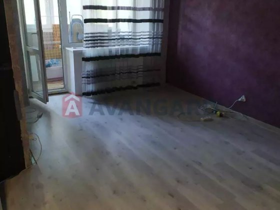 Продам 1-кімнатну квартиру з ремонтом на вул. Молодогвардійська Дніпро