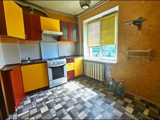 Продам  велику 2 кімнатну квартиру на Косіора Лівий берег Дніпро