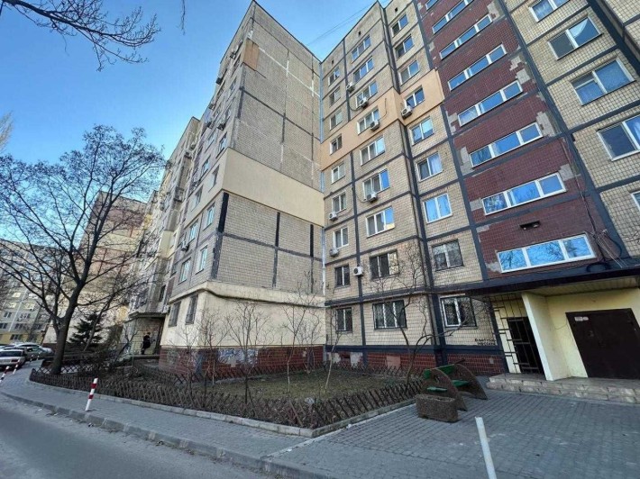 Продам просторную 3к на ж/м Победа 4. проспект Героев 4! - фото 1