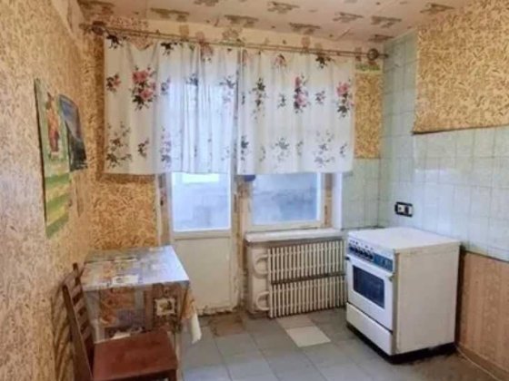 Велика 1 кім 42 м у житловому стані на Тополі (719191)