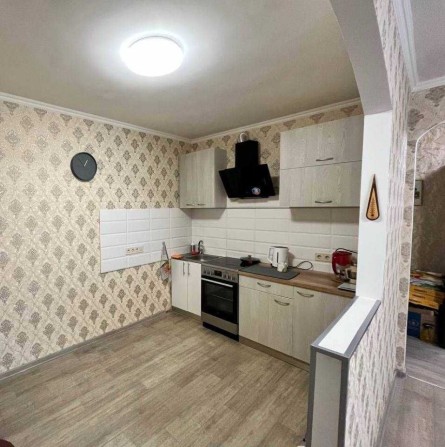 Продажа Квартира 1 ком Осенняя Богдана Хмельницкого Каштановая - фото 1