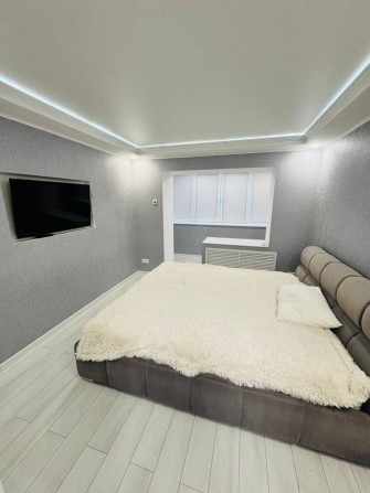 Продаж 3-кімнатної квартири на Чарівній - фото 1