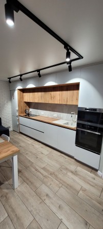 Продам видовую 2к. кв. Центр - фото 1