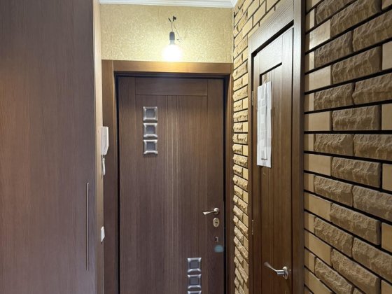 Продаётся 2х комнатная квартира,  хортицкий,  15 микрорайон,  правый Запорожье