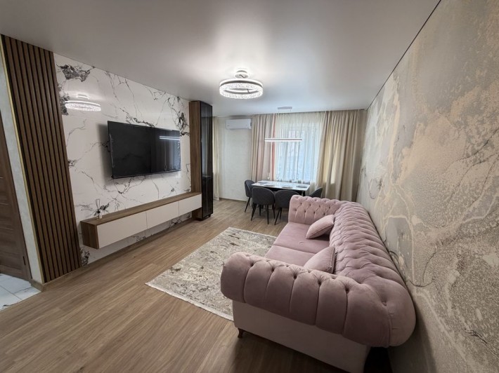 Продаж гарної 3 кімнатної квартири з НОВИМ РЕМОНТОМ,  мікр-н Ліски - фото 1