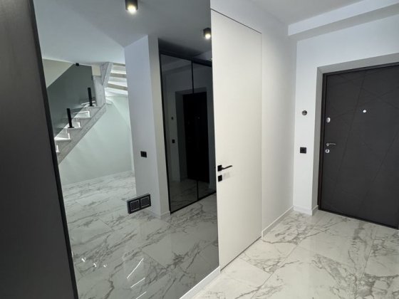 Дворівнева неймовірна квартира з євроремонтом та меблями Житомир