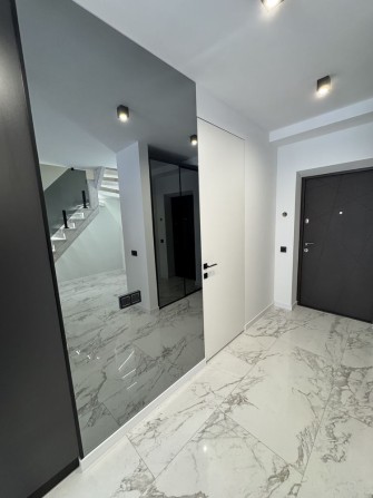 Дворівнева неймовірна квартира з євроремонтом та меблями - фото 1