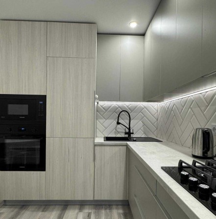 Продається 2-кімнатна квартира по вул. В. Великого. - фото 1