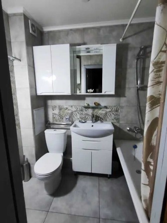 Продам 4к ремонт газ ж/м Парус супер локация, средний этаж - фото 1