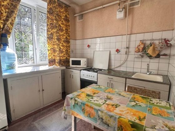 Продам двокімнатну квартиру на вул. Воскресенська 1 а Днепр