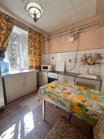 Продам двокімнатну квартиру на вул. Воскресенська 1 а - фото 1