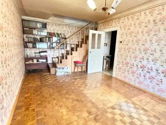 Продам 3к дворівневу квартиру низ пр. Поля парк Глоби Днепр