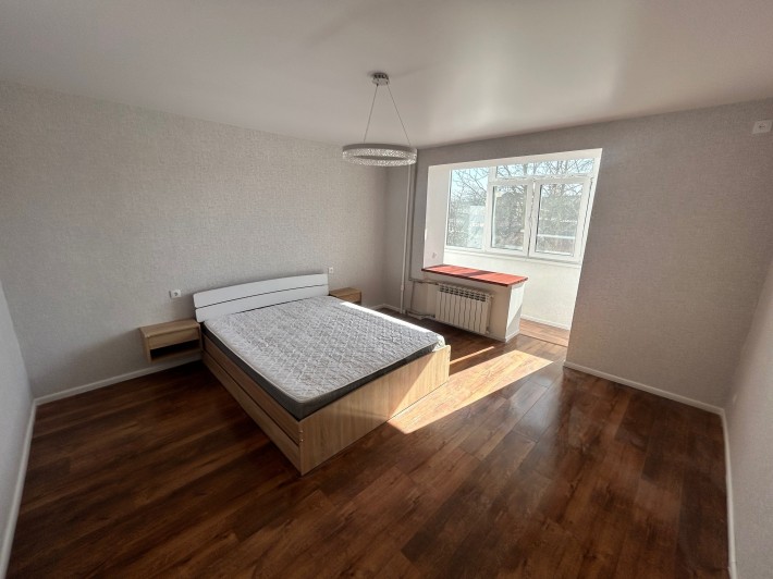 Продаю 3-х комнатную после КАП ремонта - фото 1