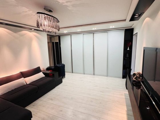 Продається 3- к  квартира з сучасним ремонтом,меблями та технікою Кропивницький