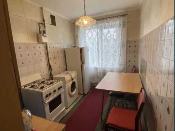 2 кім не кутова на середньому поверсі в районі КАРАВАНА (717908) Дніпро