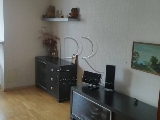 Продається 3 кімнатна квартира,Дарницький, вулиця Юрія Литвинського 47 Киев